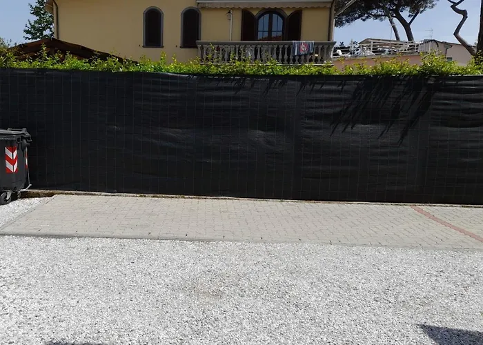 Appartamento Completamente Rinnovato, Con Giardino, A 100 Mt Dal Mare