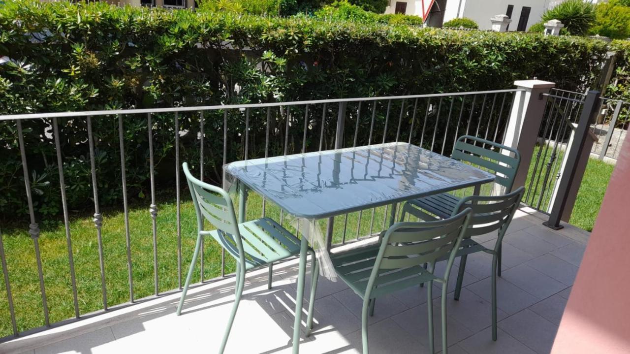 Completamente Rinnovato, Con Giardino, A 100 Mt Dal Mare Appartement *